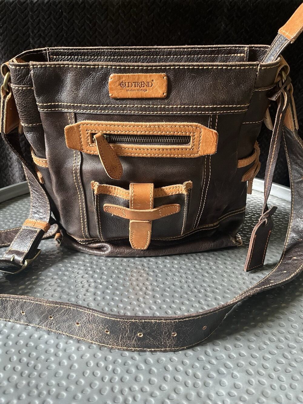 Women's Old Trend Brown Leather Leeds Castle Crossbody Shoulder Multi Compart